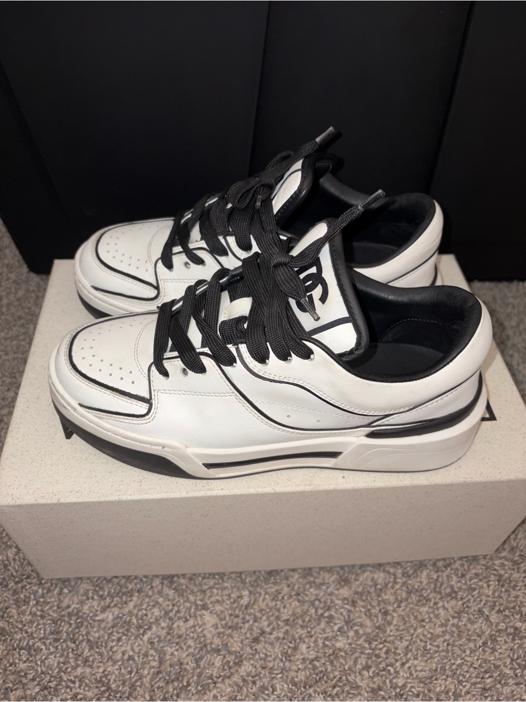 Dolce & Gabbana White And Black Leather Low-Top Sneakers
